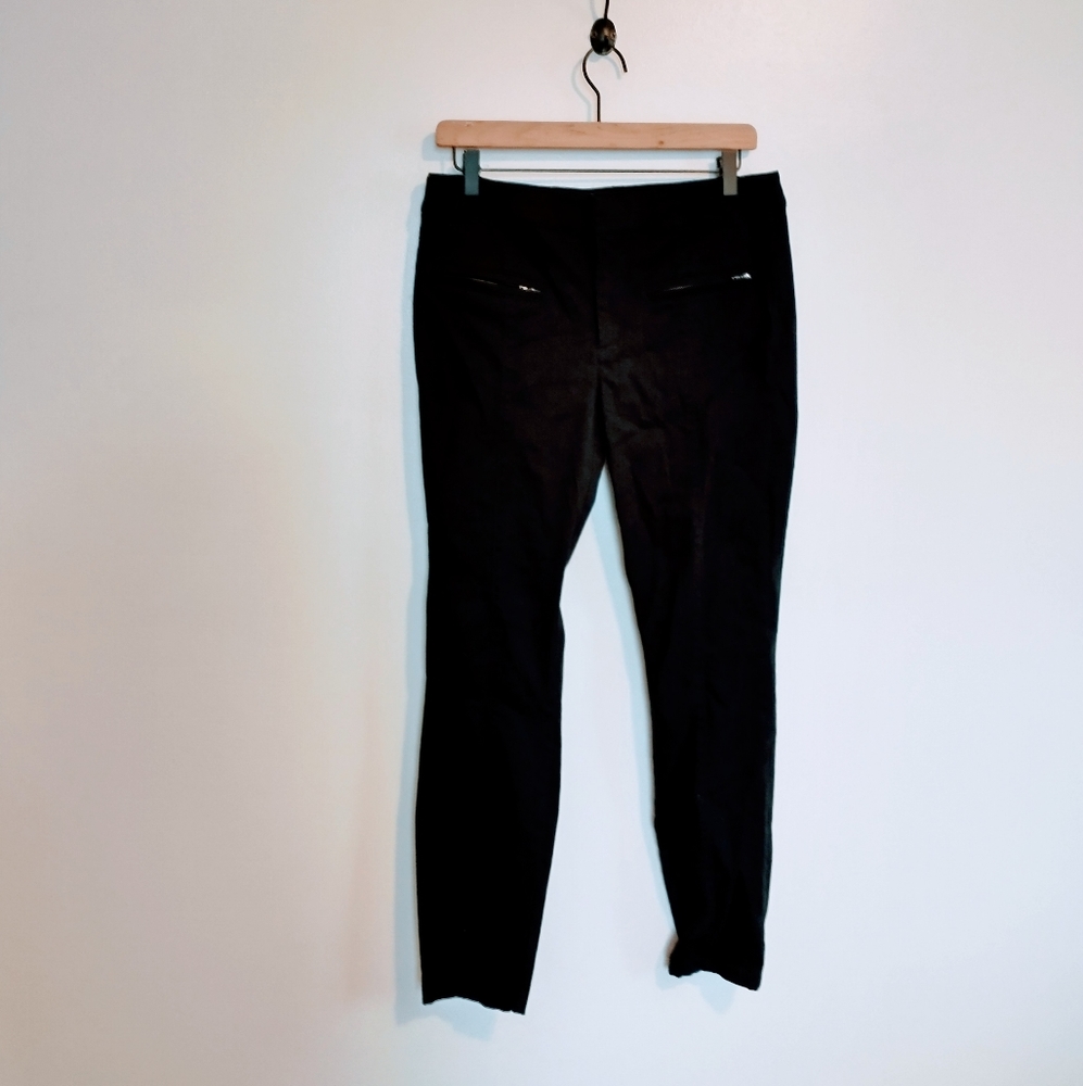 Loft modern skinny ankle size 6 black pants with zippered pockets